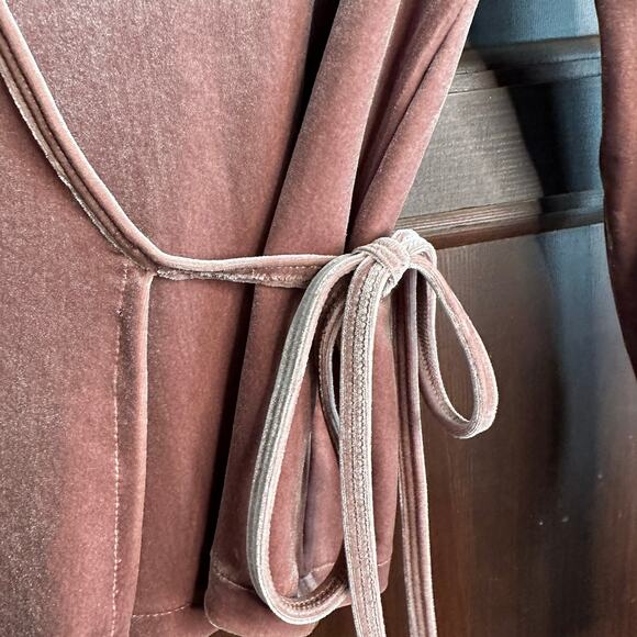 MADEWELL | Warm Ash Velvet Ballet Wrap Top Taupe Velvet | Size Extra Small - Picture 6 of 10